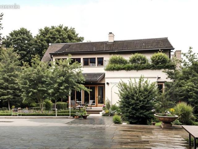 Maison 8 pièces 230 m²