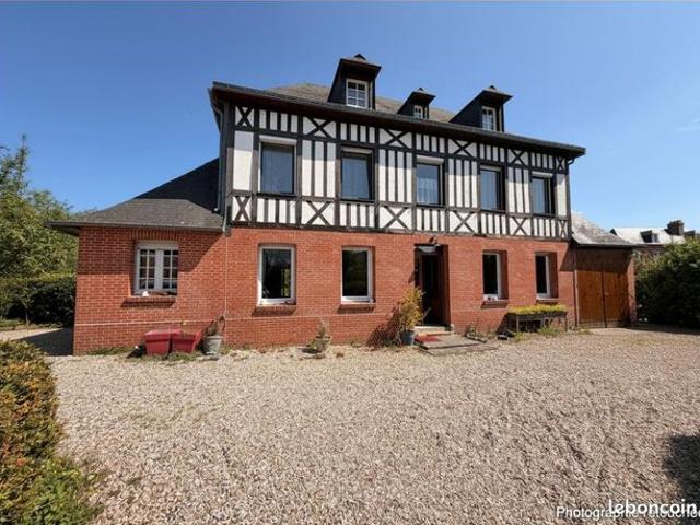 Maison 8 pièces 235 m²
