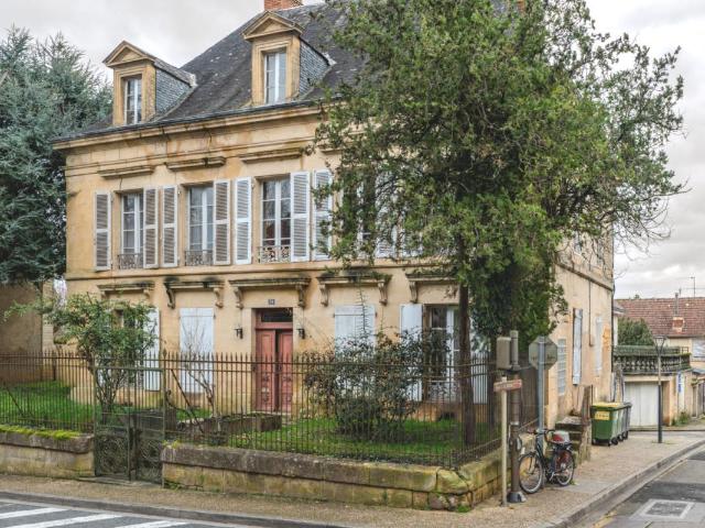 Maison 8 pièces 230 m²