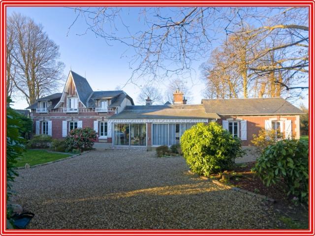 Maison 8 pièces 230 m²