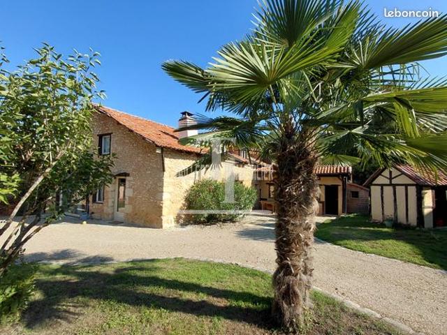Maison 8 pièces 230 m²