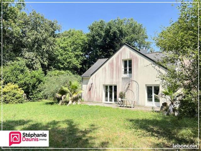 Maison 8 pièces 230 m²