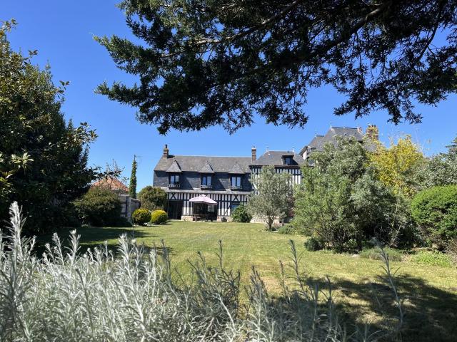 Maison 8 pièces 230 m²