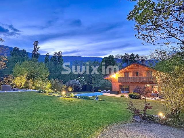 Maison 8 pièces 230 m²