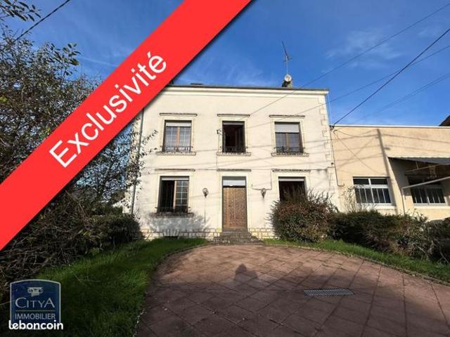 Maison 8 pièces 230 m²