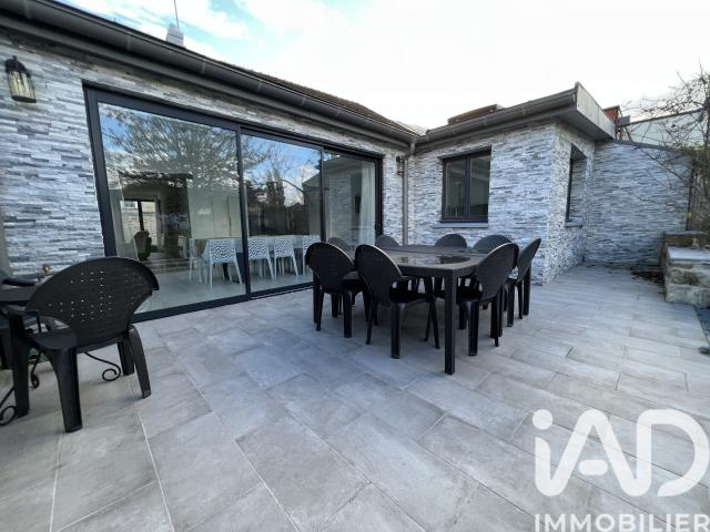 Maison 8 pièces 230 m²