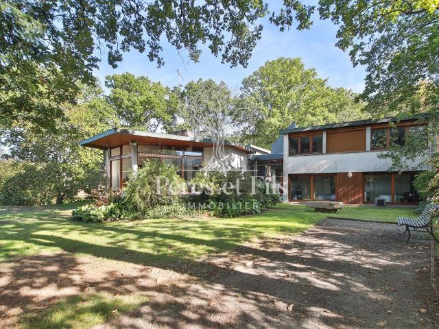 Maison 8 pièces 230 m²