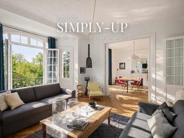 Maison 8 pièces 230 m²