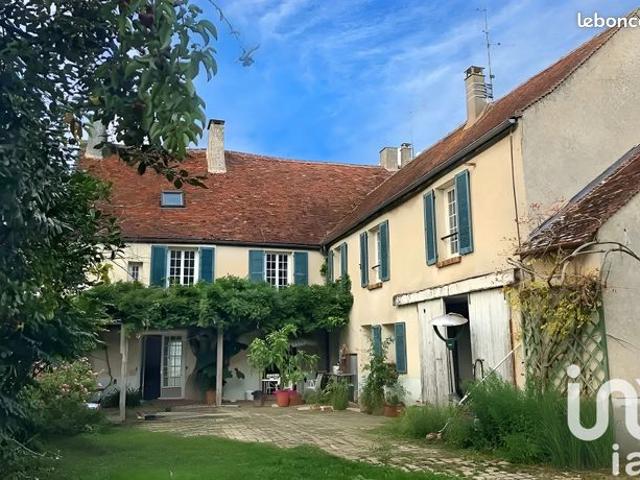 Maison 8 pièces 230 m²