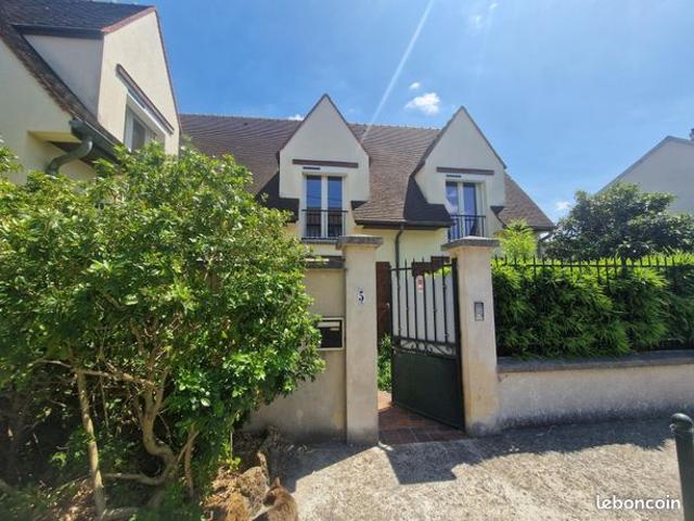 Maison 8 pièces 230 m²