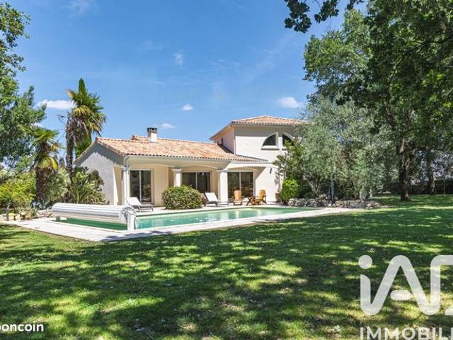 Maison familiale 8 pièces 230 m²