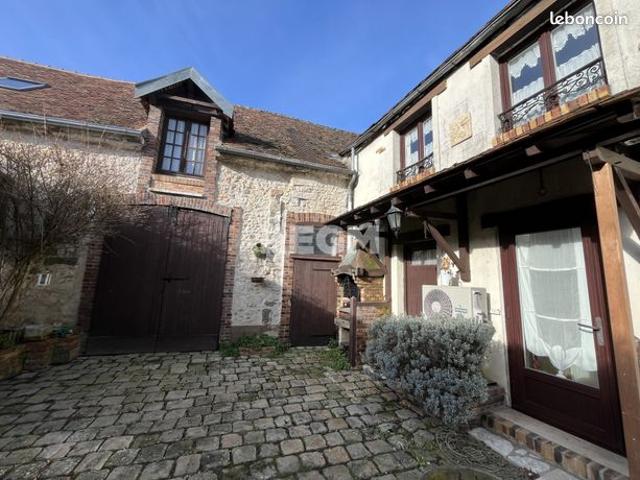 Maison 8 pièces 230 m²
