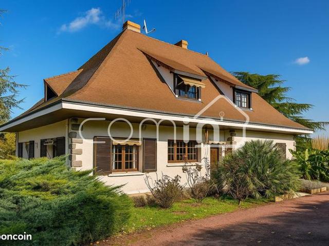 Maison 8 pièces 230 m² SAINT JEAN DE THOUARS