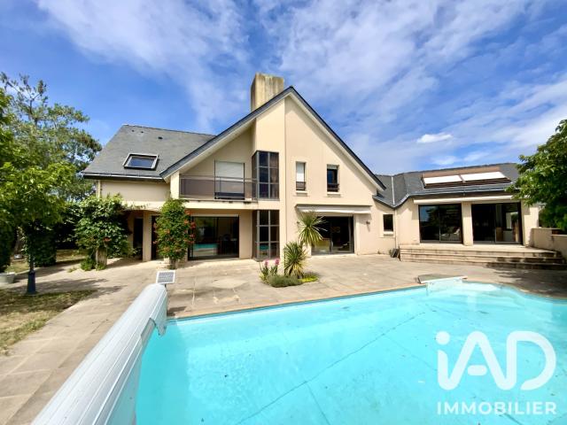 Maison 8 pièces 231 m²
