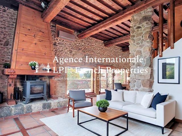 Maison 8 pièces 231 m²