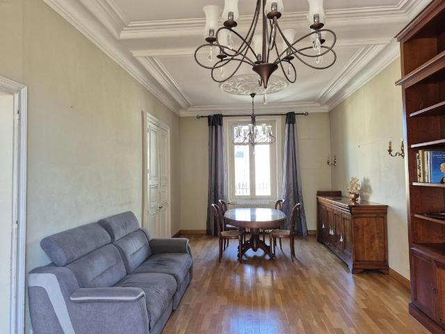 Maison 8 pièces 231 m²
