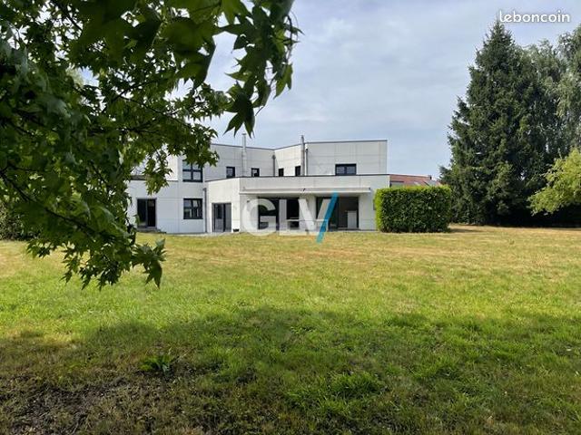 Maison 8 pièces 231 m²
