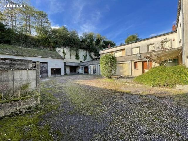 Maison 8 pièces 231 m²