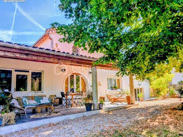 Maison 8 pièces 231 m²
