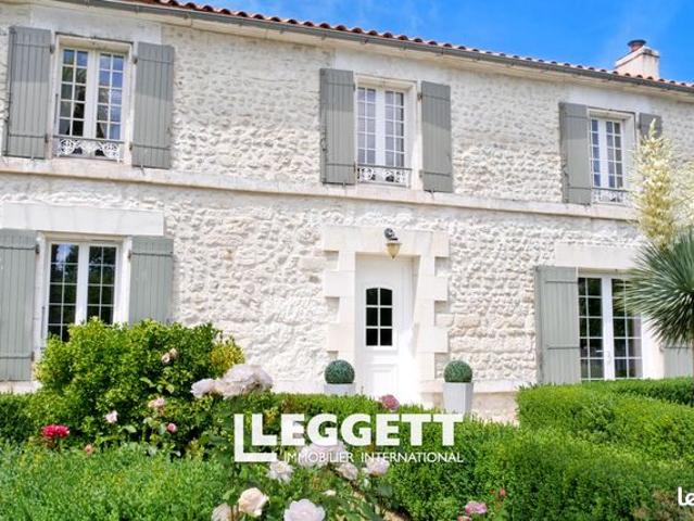 Maison 8 pièces 231 m²