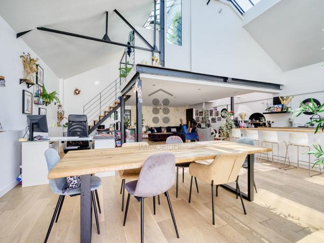 Maison 8 pièces 231 m²
