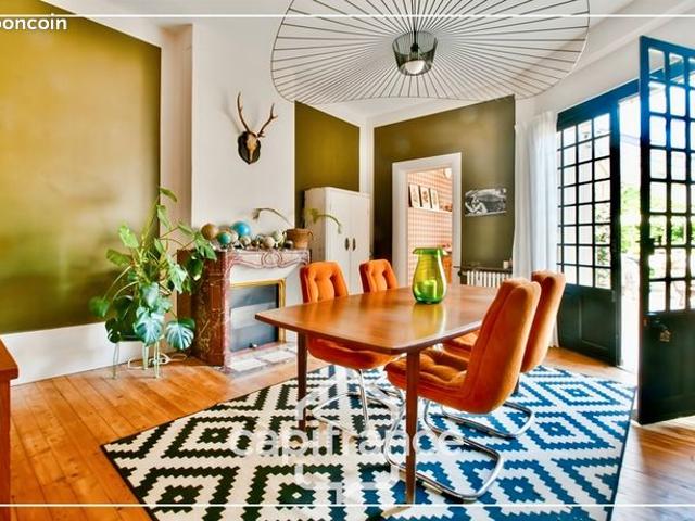 Maison 8 pièces 231 m²