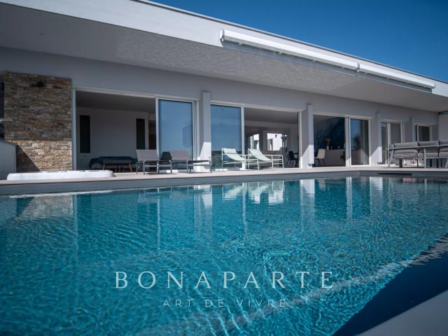 Maison 8 pièces 240 m²