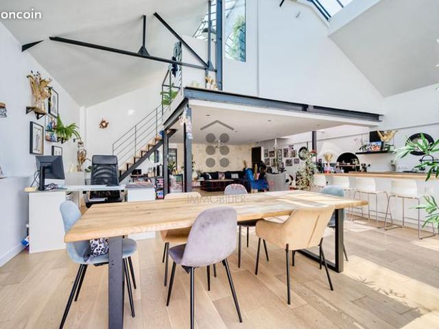 Maison 8 pièces 231 m²