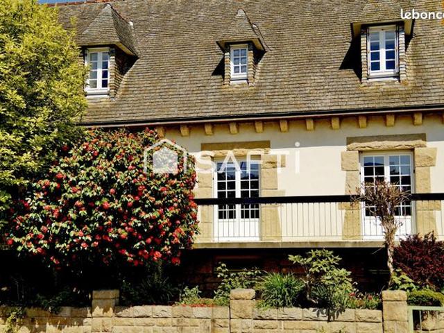 Maison 8 pièces 231 m²