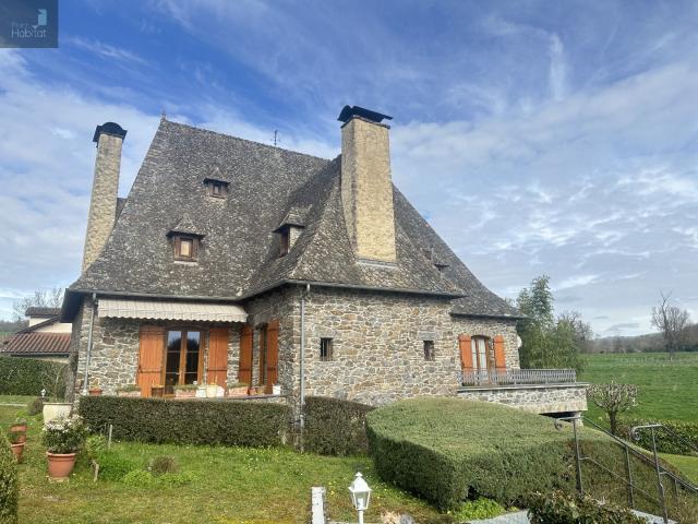 Maison 8 pièces 231 m²