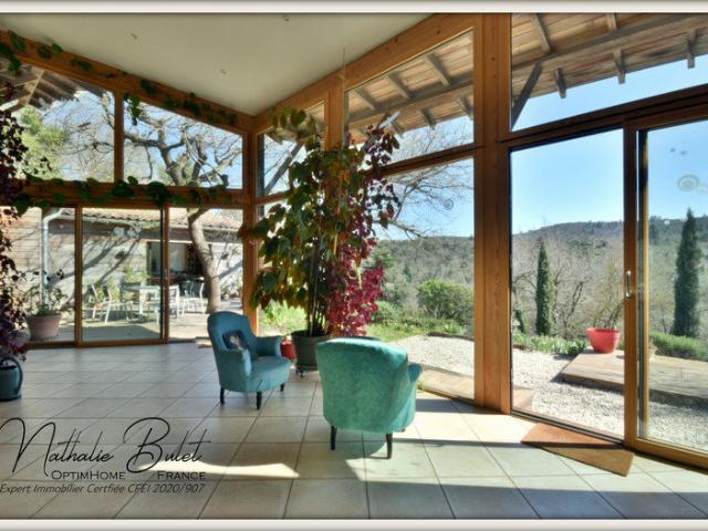 Maison 8 pièces 232 m²