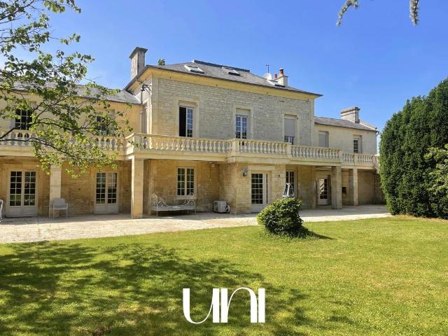 Maison 8 pièces 232 m²