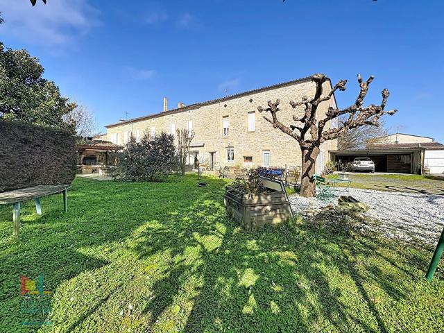 Maison 8 pièces 232 m²