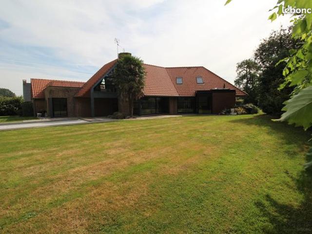 Maison 8 pièces 232 m²