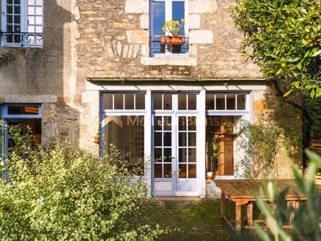 Maison 8 pièces 232 m²