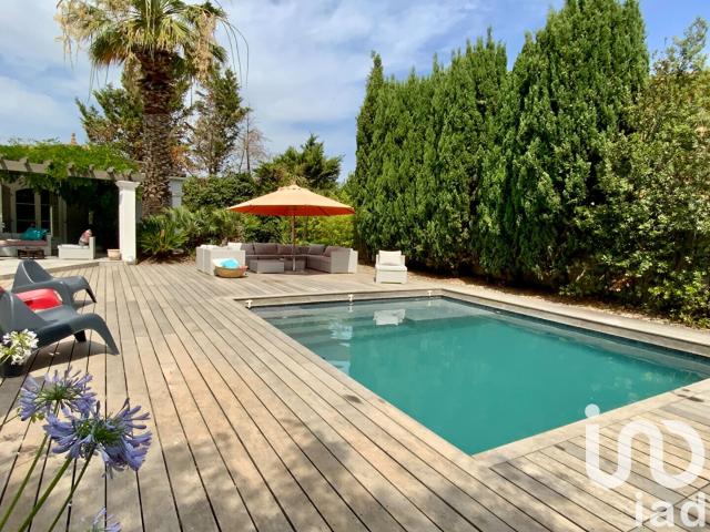 Maison 8 pièces 232 m²
