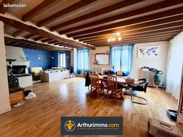 Maison 8 pièces 232 m²