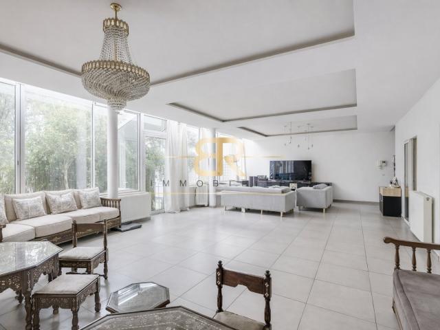 Maison 8 pièces 232 m²