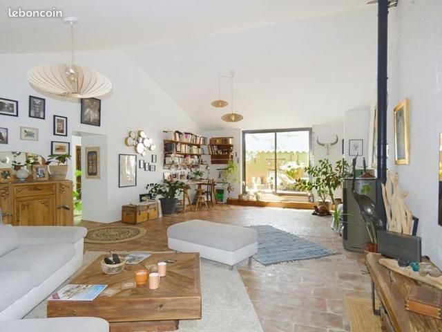 Maison 8 pièces 232 m²