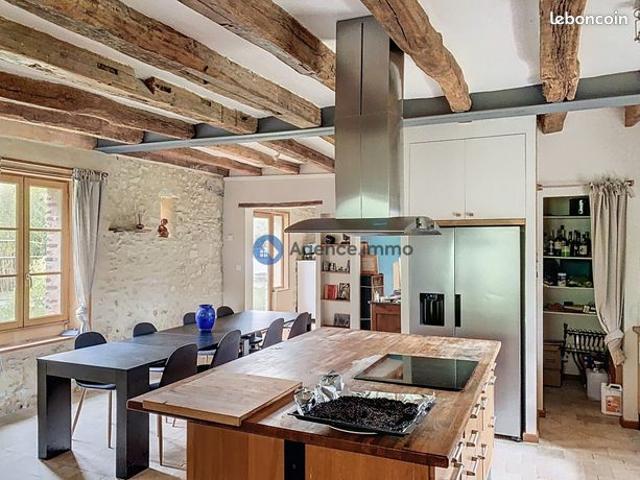 Maison 8 pièces 232 m²