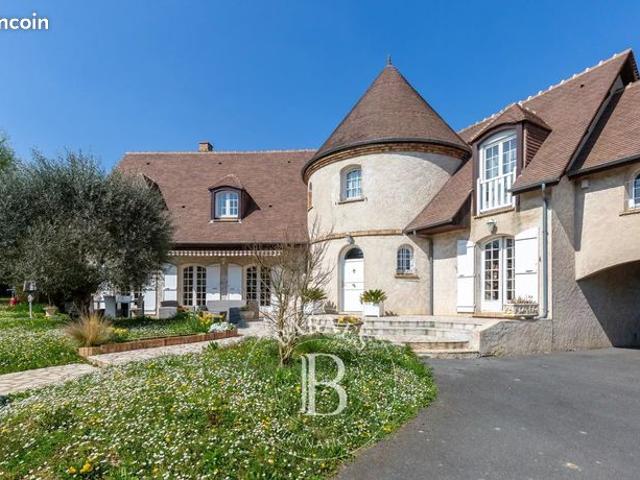 Maison 8 pièces 232 m²