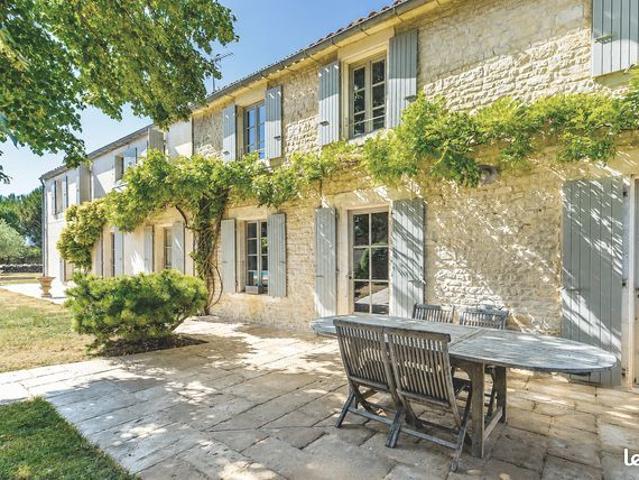 Maison 8 pièces 232 m²