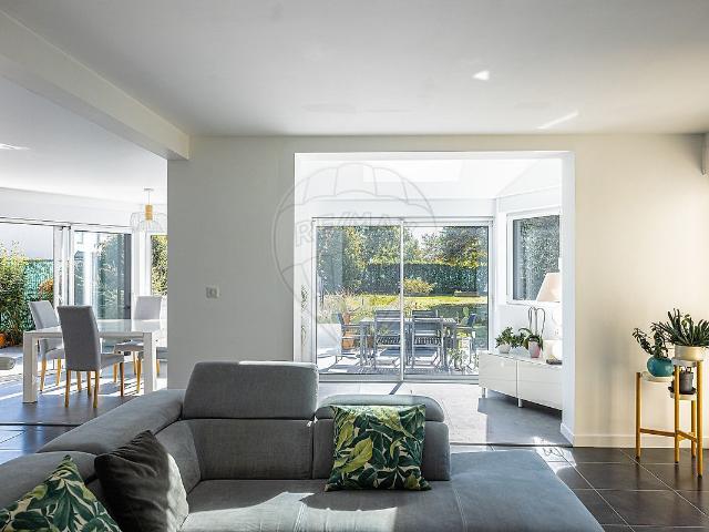 Maison 8 pièces 232 m²