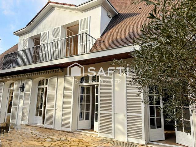 Maison 8 pièces 232 m²