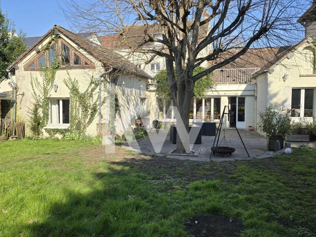 Maison 8 pièces 232 m²