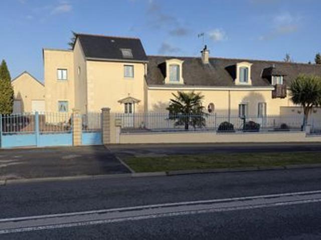 Maison 8 pièces 232 m²