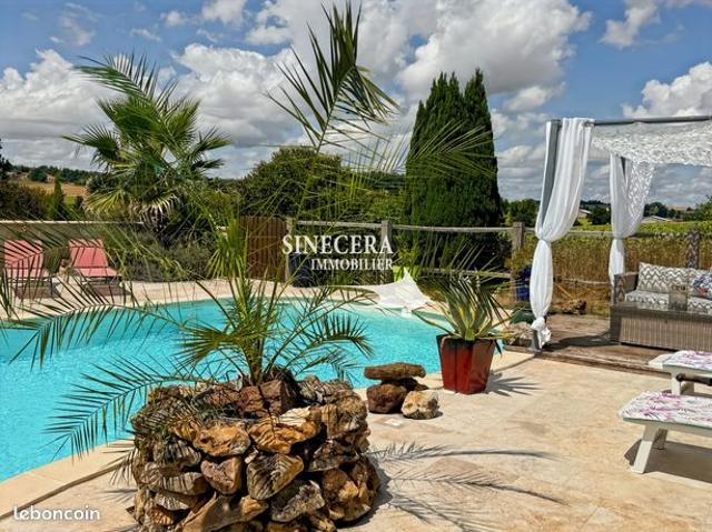 Maison 8 pièces 232 m²