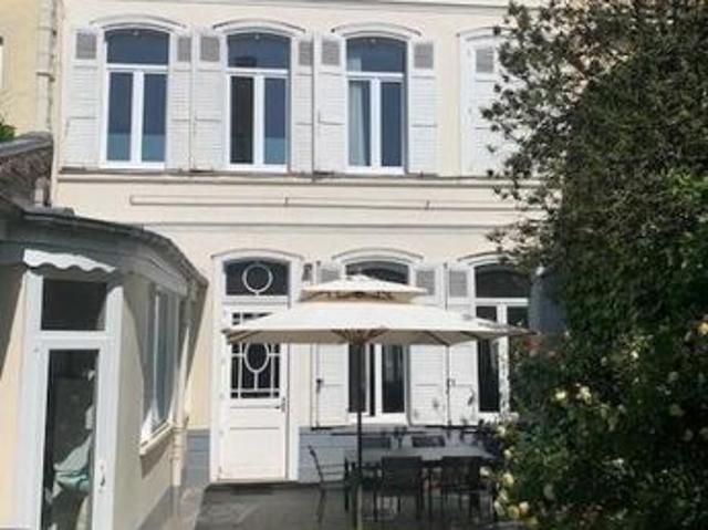 Maison 8 pièces 232 m²