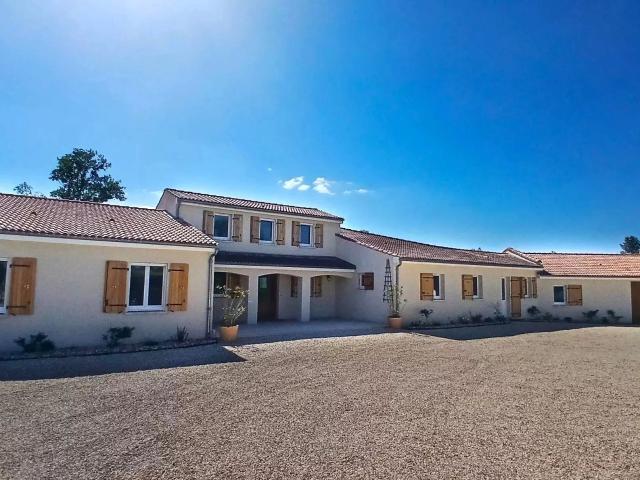 Maison 8 pièces 232 m²