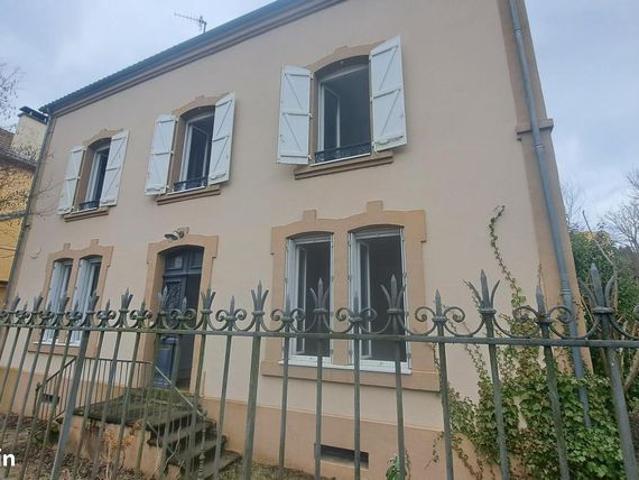 Maison 8 pièces 232 m²
